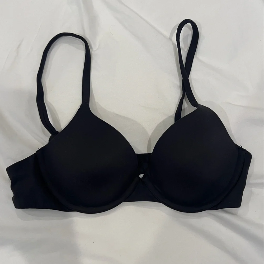 NWOT SKIMS FIT EVERYBODY TSHIRT BLACK BRA - Picture 1 of 2